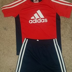 A outfit for a boy toddler(4 or 5 year olds)